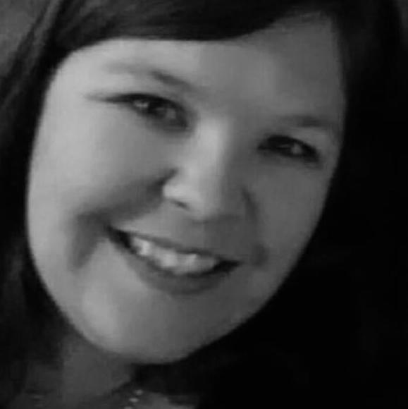 Meet your Posher, Julie - Picture 1 of 1